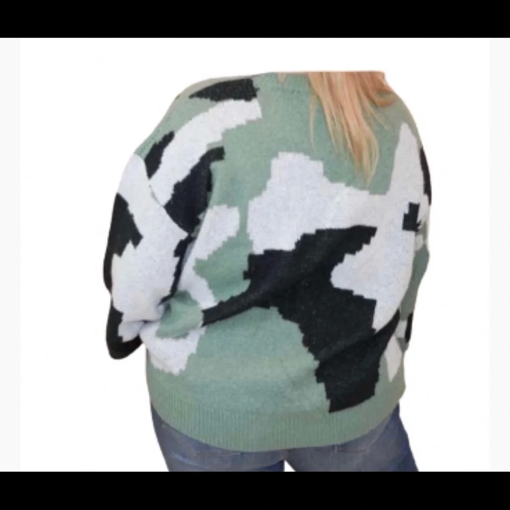 Camouflage white birch sweater worn once excellent condition size 1x